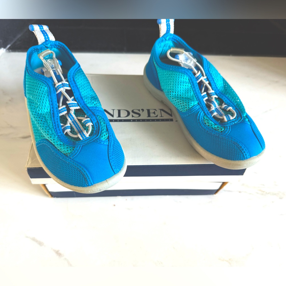 NWT Land's End Kids Watershoe Boys Girls Water Shoes Sneakers Turquoise Size 13M
